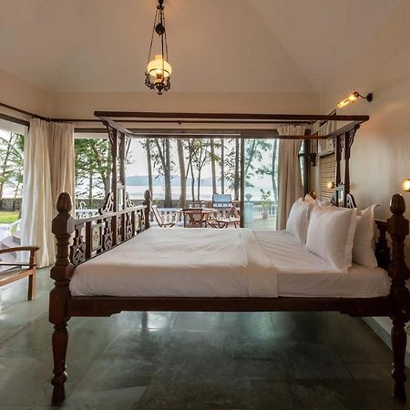 Casa Del Mer By Stayvista - Nearby Beach With, Sea-View Rooms & Coconut Farm อลีบาก ภายนอก รูปภาพ