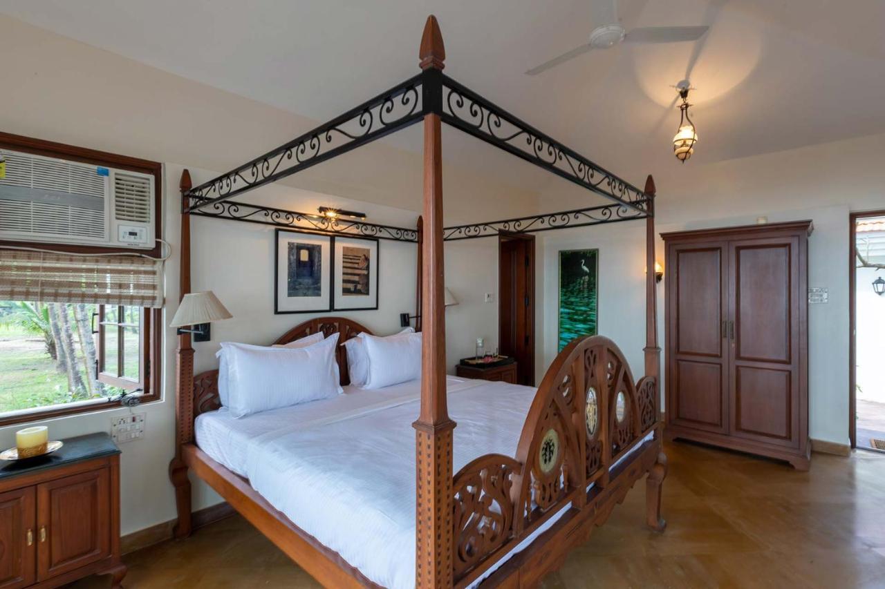 Casa Del Mer By Stayvista - Nearby Beach With, Sea-View Rooms & Coconut Farm อลีบาก ภายนอก รูปภาพ